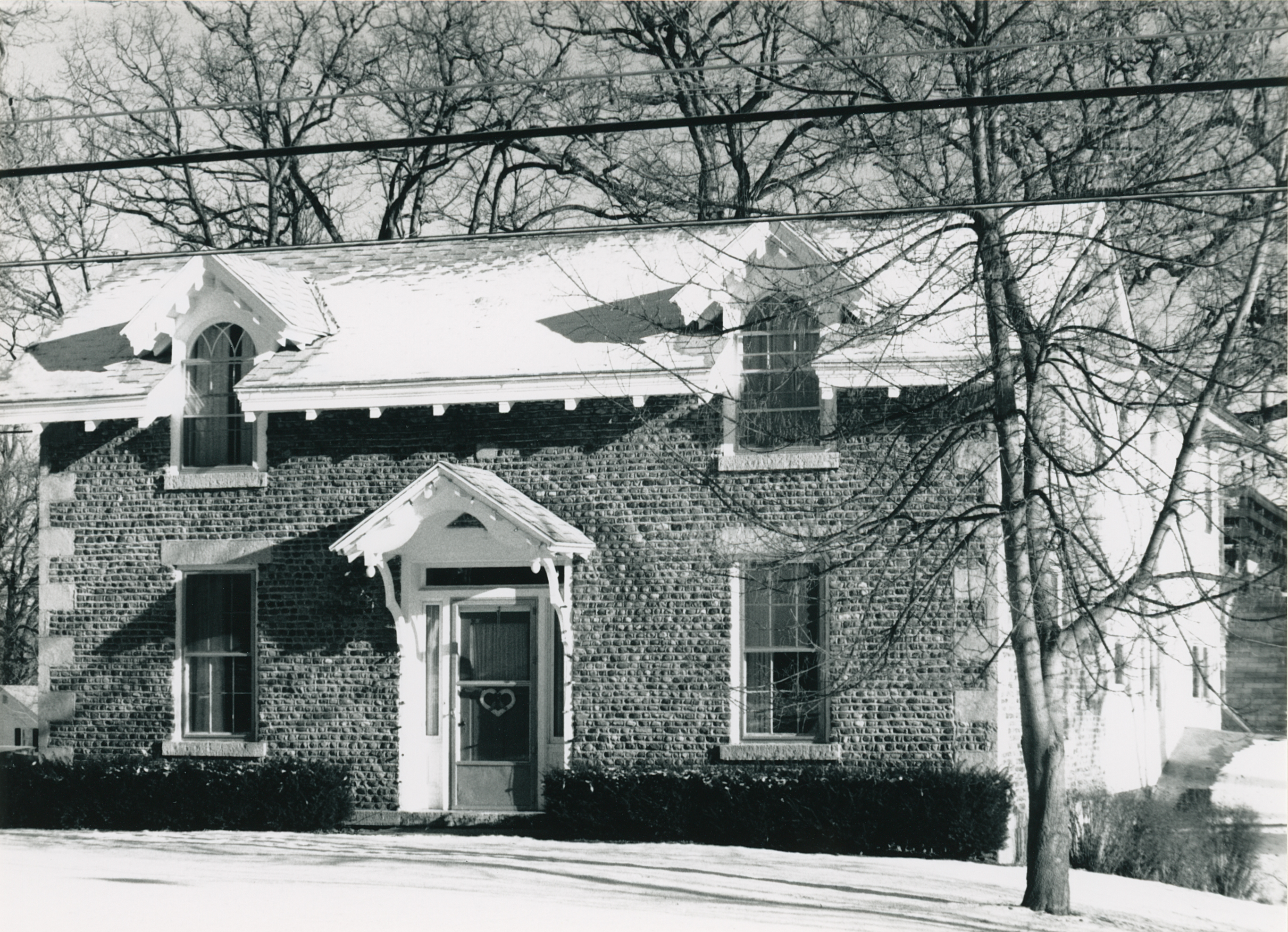 Gen-2 4907 W Lake Rd 1